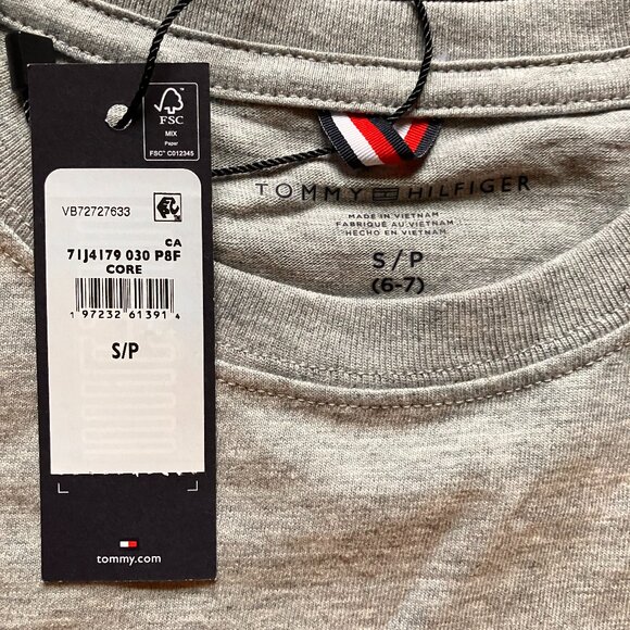BNWT *** T-shirt Tommy Hilfiger Kids 6-7 years old - Picture 1 of 5